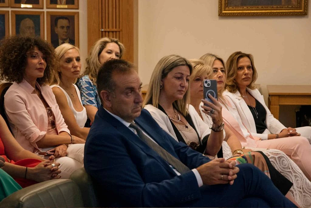 epimelitirio-ghinaikes3.jpg?v=0