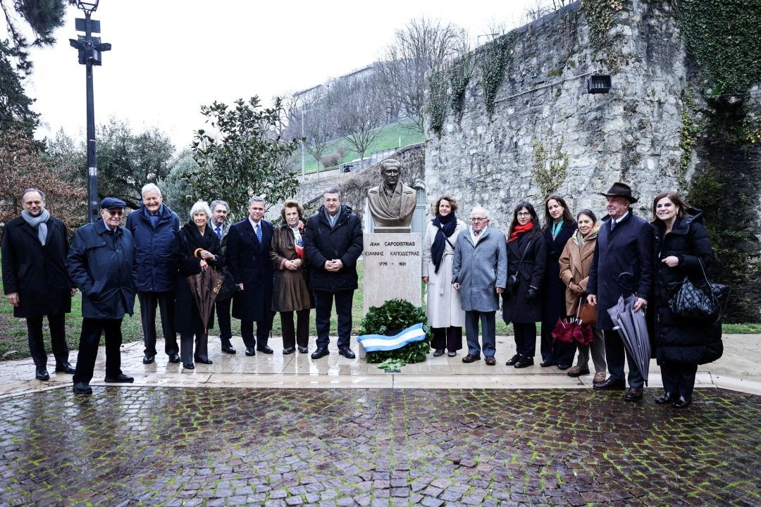 apostolos-tzitzikostas-genevi-metafores2.jpg?v=0