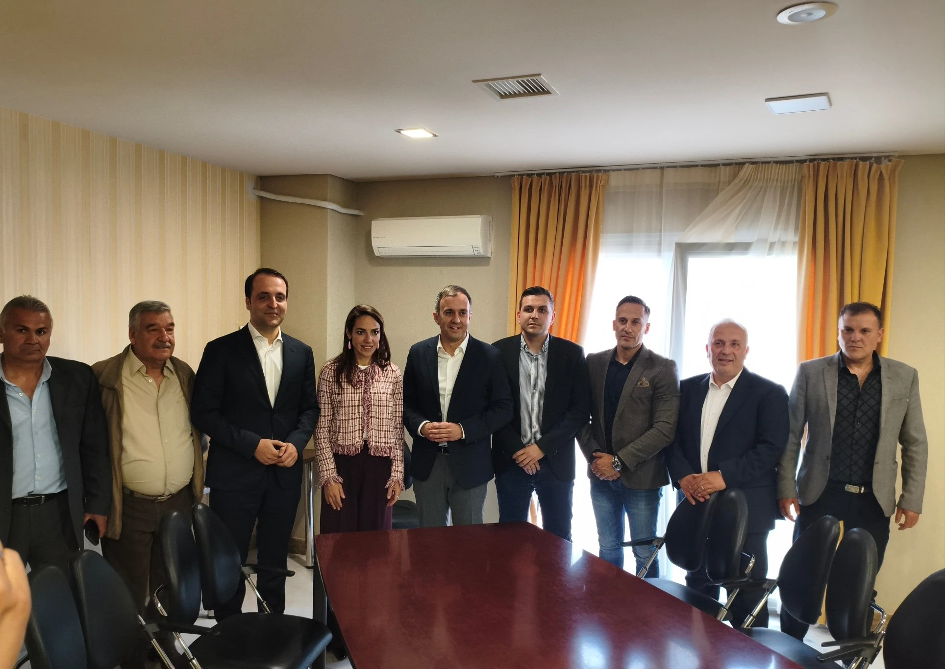 deep-serron-sinantisi-michalilidou-dermentzopoulos-chatzivasileiou.jpg
