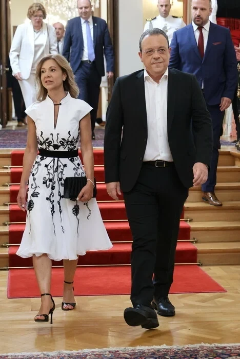 apokatastasi-dimokratias-famelos.webp