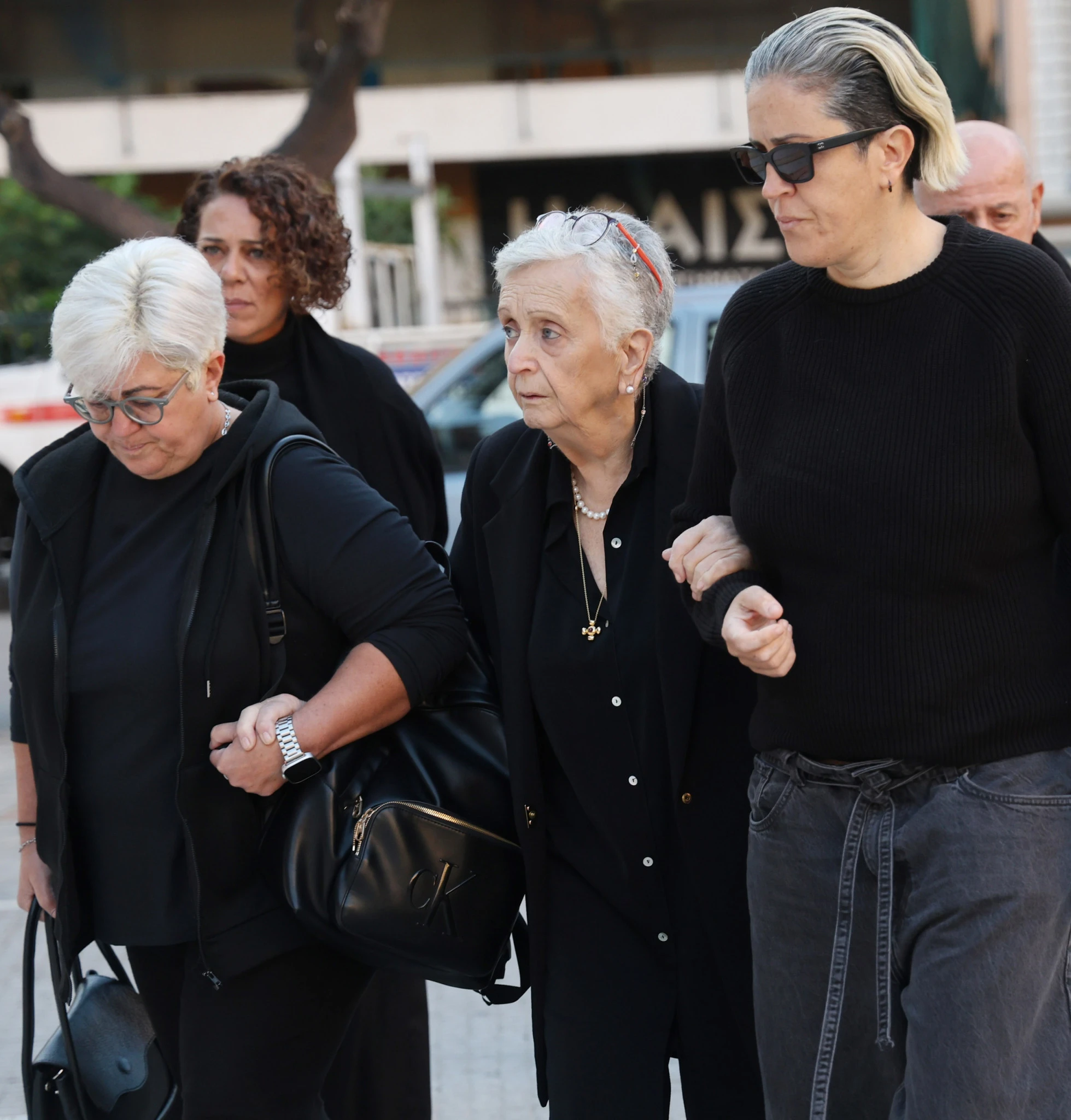 mnimosino-mazonakis1.jpg