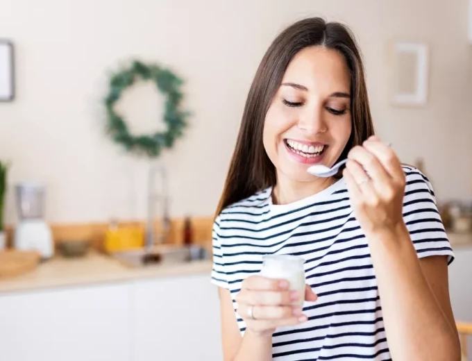 Γιαούρτι ή cottage cheese; Ποιο κερδίζει σε πρωτεΐνη και ποιο είναι πιο θρεπτικό