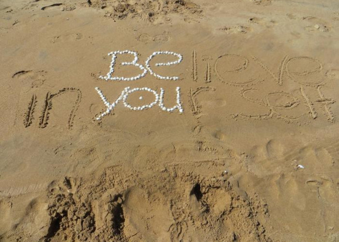 NA EIΣΑΙ Ο ΕΑΥΤΟΣ ΣΟΥ ΚΑΙ ΣΕ ΟΠΟΙΟΝ ΑΡΕΣΕΙΣ!