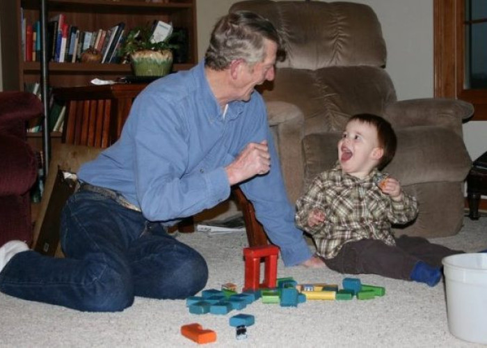 TA EΓΓΟΝΙΑ ΕΙΝΑΙ ΦΩΣ ΚΑΙ ΧΑΡΑ ΓΙΑ ΤΟΝ ΠΑΠΠΟΥ ΚΑΙ ΤΗΝ ΓΙΑΓΙΑ!