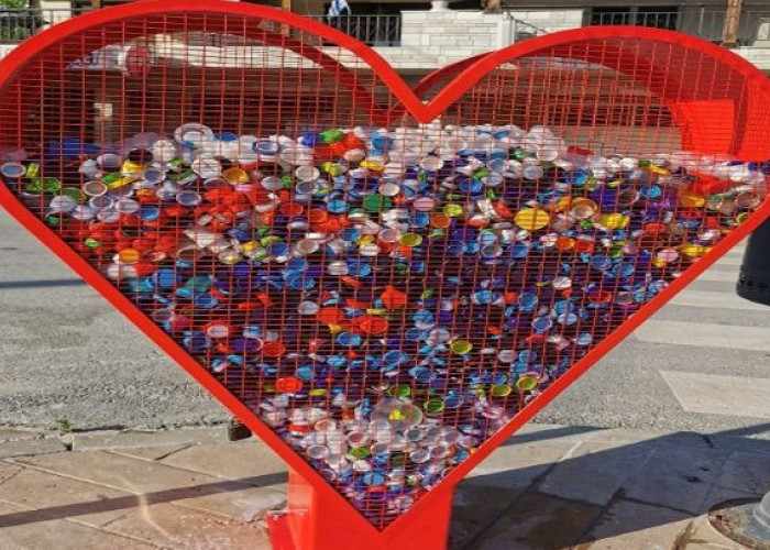 Η “καρδιά” της ανακύκλωσης πλαστικών καπακιών χτυπά στο Δήμο Σερρών!