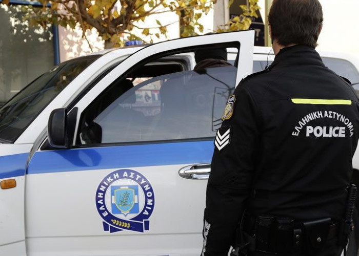 Δύο Σύροι διακινητές προσφύγων αφού τράκαραν δύο περιπολικά: Πιάστηκαν στην «φάκα»