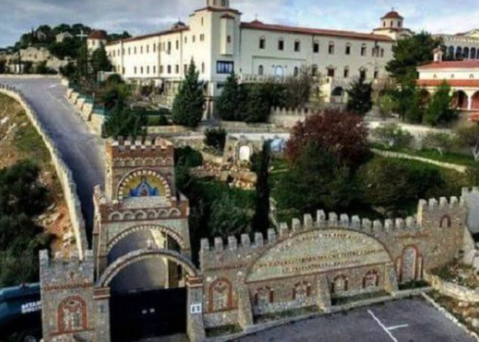 Παναγία Γοργοεπήκοος η θαυματουργούσα: Το μοναστήρι στη Μάνδρα με τα αναρίθμητα θαύματα