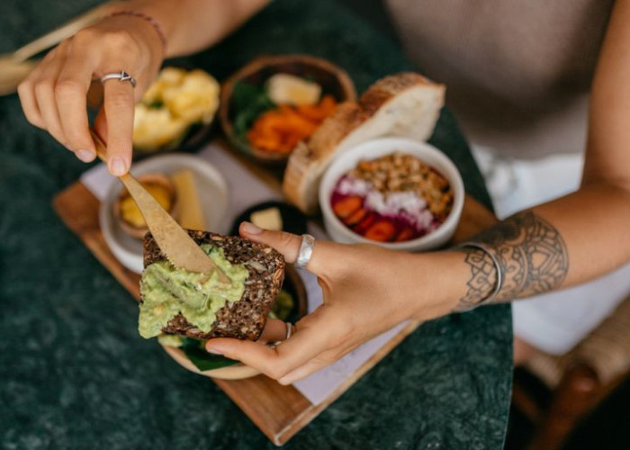 Πρωινό βιασύνης; Tips για να αποφύγετε τις διατροφικές «παγίδες»