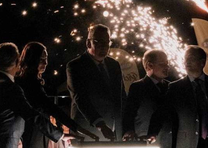 Στα εγκαίνια της SER- EXPO: «Βροχή» τα πυροτεχνήματα