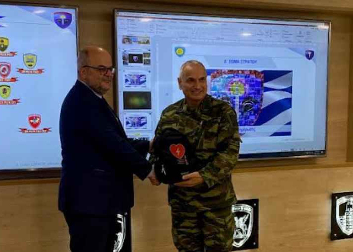 Από τη ΔΕΔΑ: Δωρεά 10 απινιδωτών στο Δ΄ Σώμα Στρατού «ΘΡΑΚΗ»