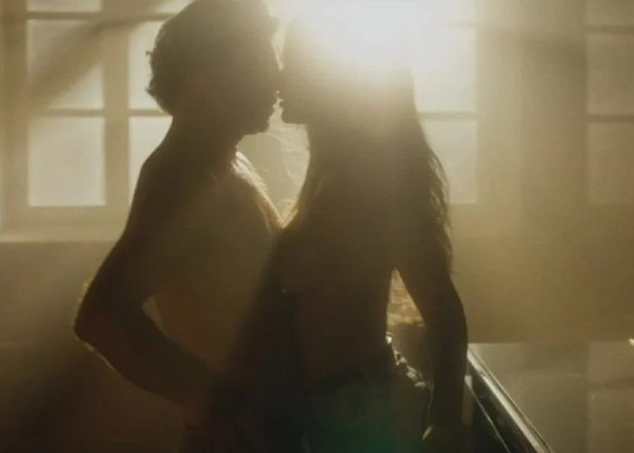 Maestro: O Χριστόφορος Παπακαλιάτης και η Κλέλια Ανδριολάτου στην πρώτη τους ερωτική σκηνή