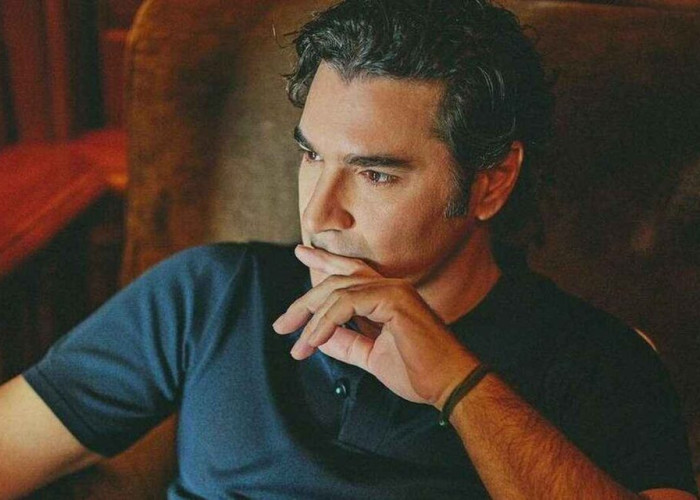 Χριστόφορος Παπακαλιάτης: «Τα λέμε από Δευτέρα στο Netflix»!