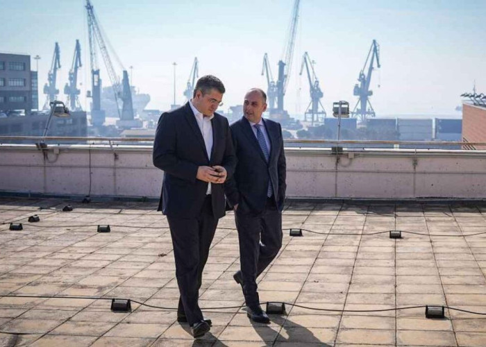 Συνάντηση εργασίας μεταξύ Τζιτζικώστα – Καραγιάννη!