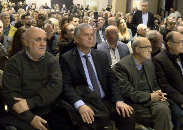 Φωτιάδης -Καρτερός στους χαμένους της παρουσίασης!