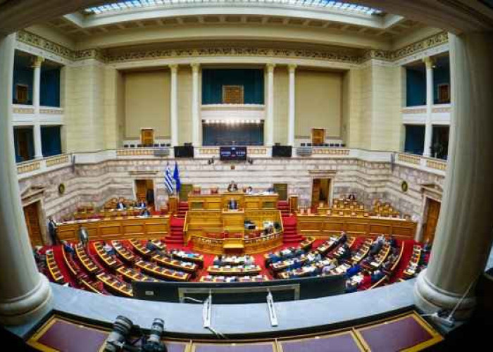 Να πάψει η ενασχόληση με τη πολιτική να είναι προσοδοφόρο επάγγελμα για ορισμένους-Γράφει ο Γιώργος Βεζυργιαννίδης