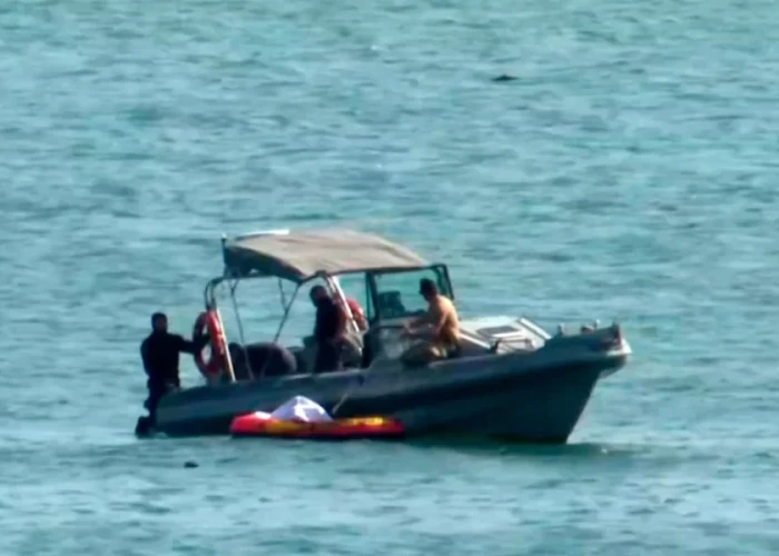 Nεκρός σε 52 μέτρα βάθος εντοπίστηκε ο χειριστής του ελικοπτέρου που κατέπεσε στην Εύβοια