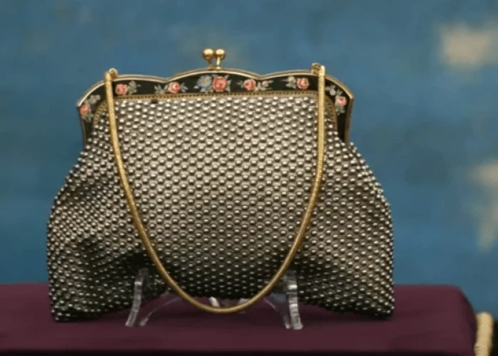 Cash or Trash: Παίκτρια πήγε να πουλήσει τσάντα που κρατούσε η Αλίκη Βουγιουκλάκη