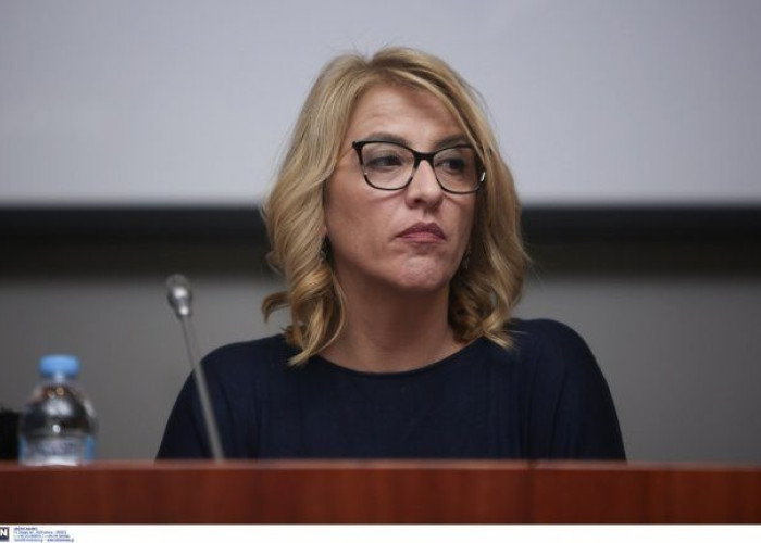 Ρ. Δούρου: Για τις εθνικές τραγωδίες σε Μάτι και Μάνδρα φταίνε οι… δυνάμεις του χθες