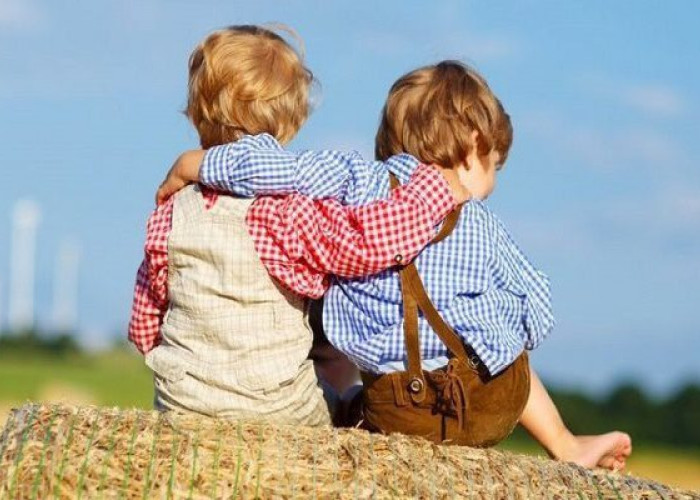 Δυο φίλοι και δυο μηνύματα: Μια ιστορία που εξηγεί ακριβώς τι σημαίνει πραγματική φιλία.