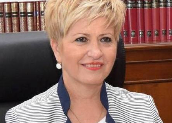 Η κ. Κολλια ετοιμάζει…Μετακόμιση!