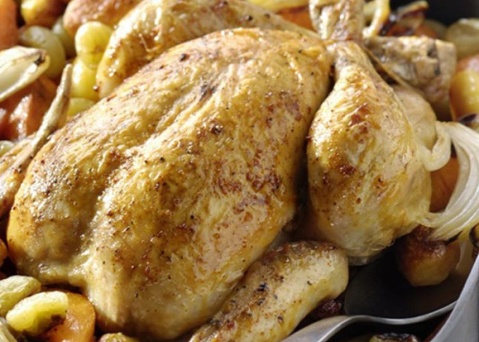 Χανιά: Κατήγγειλε ότι βρήκε σκουλήκια μέσα σε ψημένο κοτόπουλο