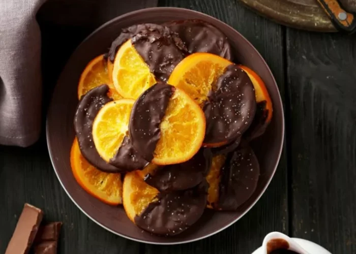 Πορτοκάλι βουτηγμένο στη σοκολάτα
