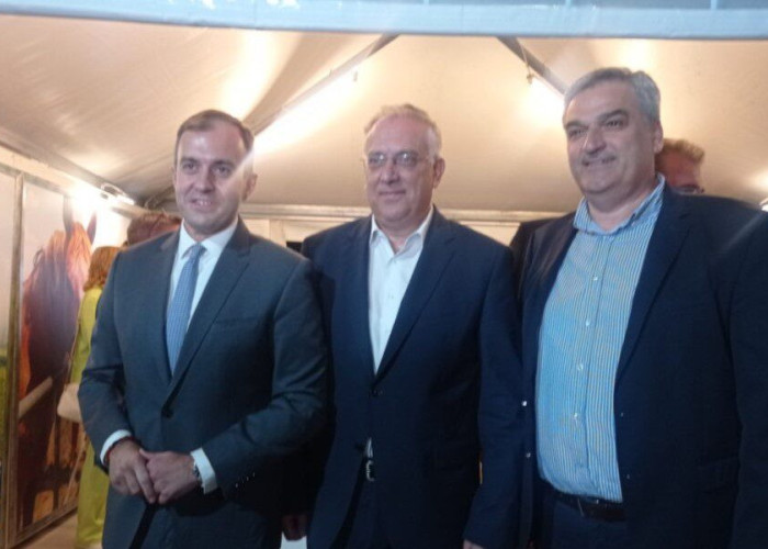 SEREXPO: Στο περίπτερο του Δήμου Εμμανουήλ Παππά ο Υπουργός Ανάπτυξης κ. Τάκης Θεοδωρικάκος