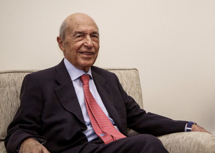 Ο Σημίτης έδωσε στο κόμμα διάρκεια και το έκανε πόλο …εξουσίας!