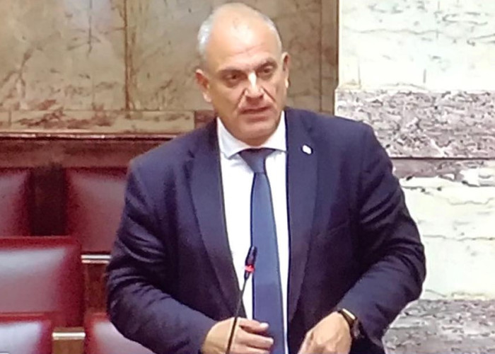 Κώστας Μπούμπας: Καταφέρατε να κάνετε χωράφια τα οικόπεδα