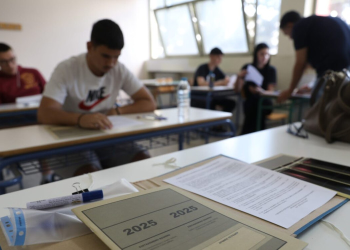 Πανελλήνιες Εξετάσεις 2025: «Κλείδωσε» η ανακοίνωση των αποτελεσμάτων, όσα αποκάλυψε η Ζαχαράκη για τις Βάσεις