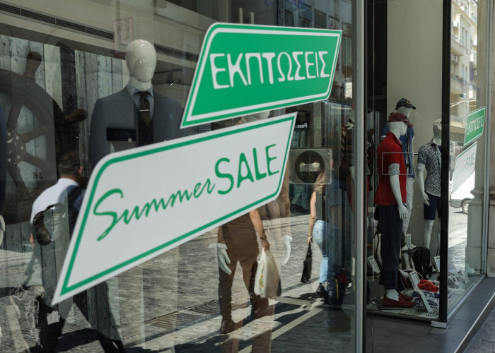 Λιανεμπόριο: Αντίστροφη μέτρηση για την έναρξη των θερινών εκπτώσεων – Οι προσδοκίες και οι «παγίδες»