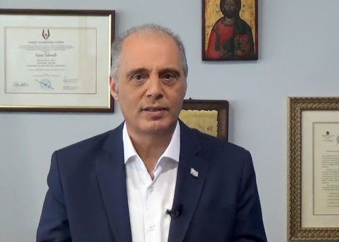 Αναζητώντας στήριξη από τους …καλογέρους μας στην Ιερά Μονή Ξενοφώντος, ο Κυριάκος Βελόπουλος