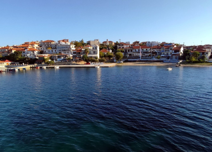 Χαλκιδική: Βλάβη σε πλοίο με 144 επιβάτες στην Αμμουλιανή – Παραμένει δεμένο στο λιμάνι