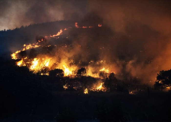 Ισπανία: Εσπευσμένη απομάκρυνση 1.000 και πλέον κατοίκων από τις εστίες τους λόγω πυρκαγιών