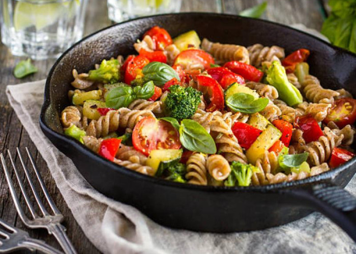 Ζυμαρικά με ψητά λαχανικά: Μια εύκολη και θρεπτική επιλογή