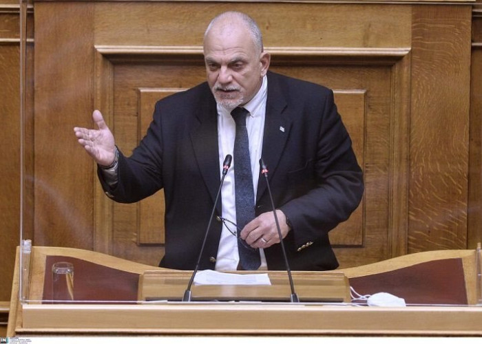 Κώστας Μπούμπας: Μετά τη βρώμα έρχεται και άρωμα λαθρομεταναστών