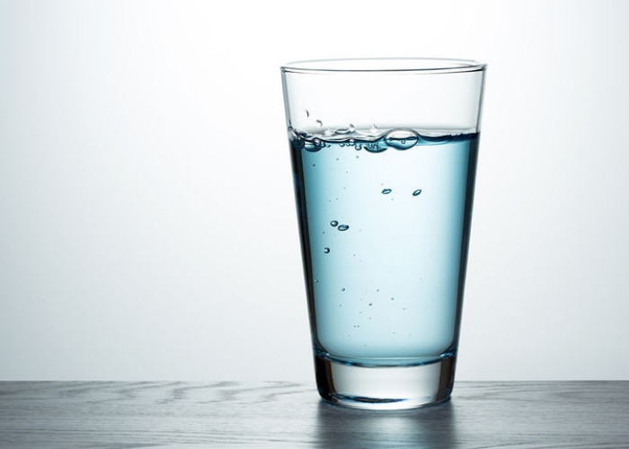 Έχετε στρες; Προσέξτε πόσο νερό πίνετε, συνιστούν οι επιστήμονες