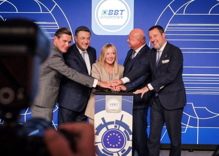 Τζιτζικώστας Meloni και Stocker στην Τελετή διάνοιξης της μεγαλύτερης σιδηροδρομικής σήραγγας στον κόσμο