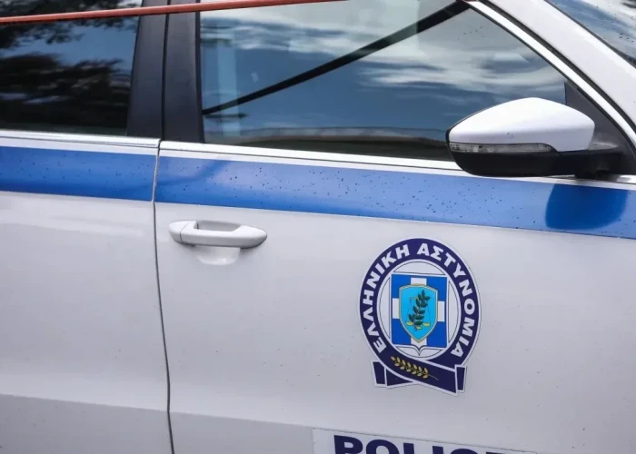 Αιγάλεω: Άγριο ξύλο σε προαύλιο του σχολείου – 16χρονη κατέληξε στο νοσοκομείο με κολάρο στον αυχένα