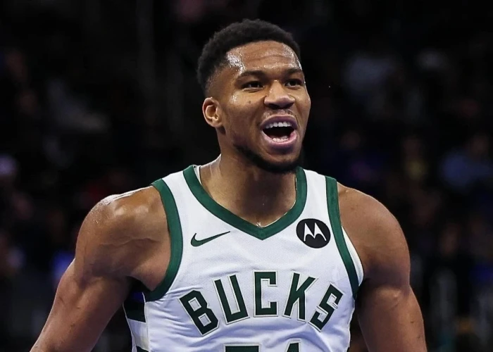 Απίστευτο περιστατικό με τον Γιάννη Αντετοκούνμπο - Γιατί εμφανίστηκε με μαυρισμένο μάτι;