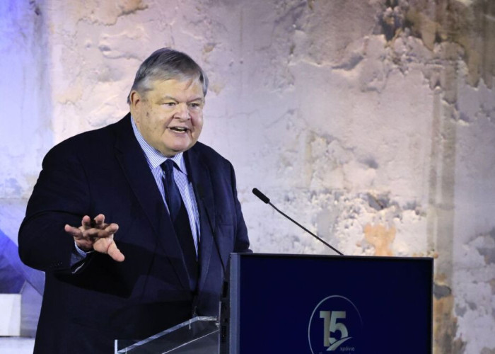 Ο Βενιζέλος για τον Κώστα Καραμανλή: Η εναλλαγή και εν τέλει η συνύπαρξη βρίσκονται στην καρδιά της κοινοβουλευτικής δημοκρατίας