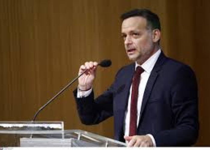 Xάρης Δούκας: «Έξι καθαρές προτάσεις για την πορεία του ΠΑΣΟΚ»