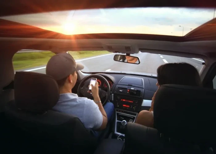 Οι πιο επικίνδυνες συνήθειες πίσω από το τιμόνι