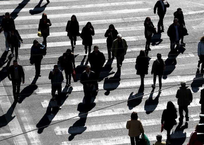 Ανεργία: Υποχώρησε στο 8,2% στη χώρα τον Νοέμβριο