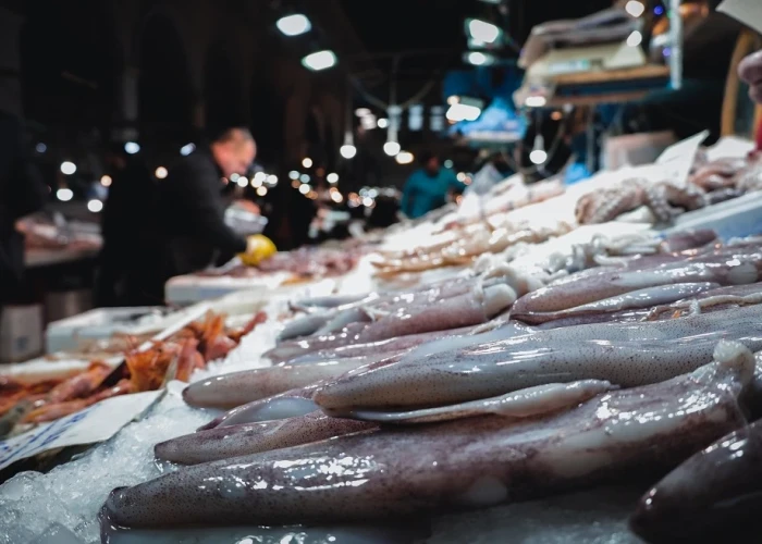 Καθαρά Δευτέρα: Πώς θα λειτουργήσουν σούπερ μάρκετ και εμπορικά καταστήματα - Το ωράριο για Ρέντη και Βαρβάκειο