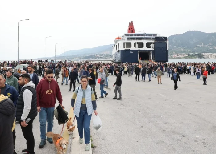 Έκτη μέρα κινητοποιήσεων για τους κτηνοτρόφους στο λιμάνι Μυτιλήνης - Προβλήματα στην τροφοδοσία