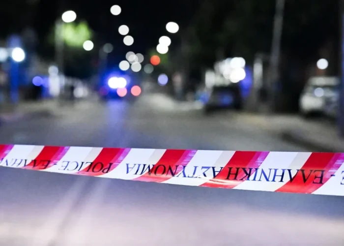 Αίγιο: Nεκρός εντοπίστηκε 58χρονος Αμερικανός – Πού προσανατολίζεται η Αστυνομία