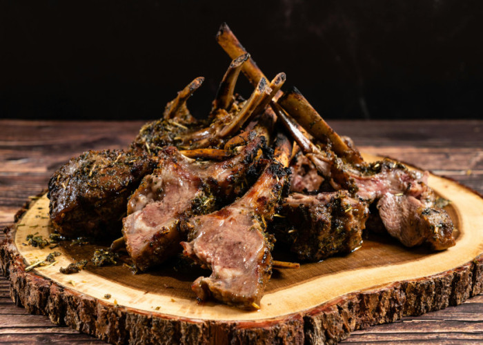Αρνί στο φούρνο - Το απλό μυστικό για να γίνει «λουκούμι»