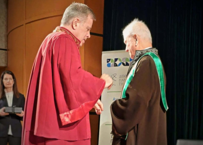 Επίτιμος Διδάκτορας του ΔΙΠΑΕ ο ζωγράφος Στέφανος Δασκαλάκης