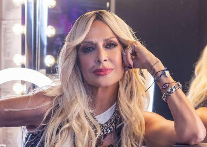 Άννα Βίσση: «Ξορκίζει» 10 χρόνια με unfollow και γυρνάει σελίδα αφήνοντας πίσω συνεργάτες αλλά και φίλους